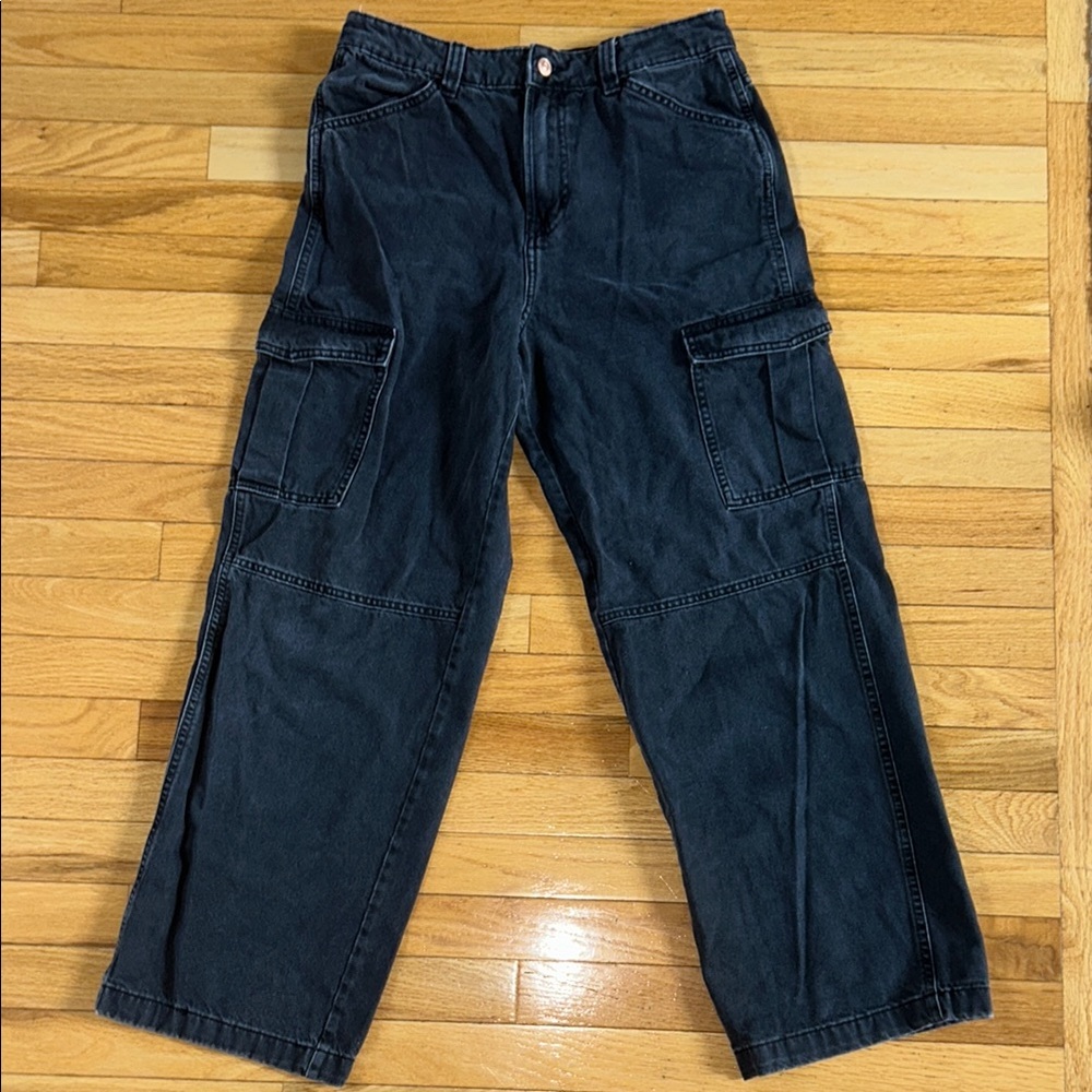 Women’s Size 6 Black Cargo Pants